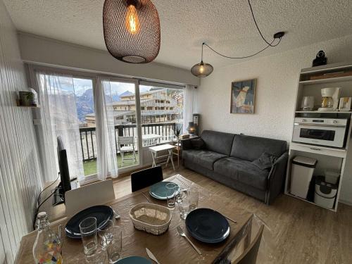 Auris Apartment | Studio cabine rénové, 4 couchages, pied des pistes, parking, balcon sud - FR-1-297-160