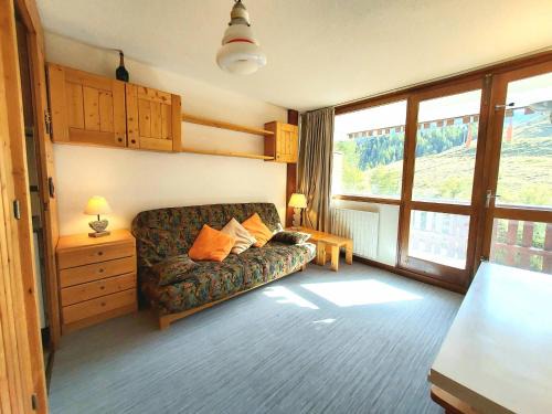 Plagne Centre Apartment | Studio chaleureux à 100m des pistes, balcon exposé sud, casier à skis - FR-1-351-17