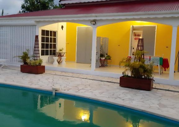 Sainte-Rose Apartment | Studio cosy à Sainte Rose 19 m² avec piscine partagée