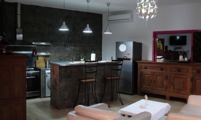 Komo-Mondah Apartment | Studio cosy en résidence