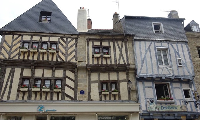 Vannes Apartment | studio in the heart of the historic center of valves