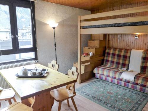 Chamonix City Centre Apartment | Studio L'Aiguille du Midi-7 by Interhome