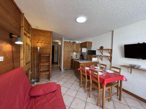 Montgenevre Apartment | Studio modernisé PMR, balcon sud 4 pers - Montgenèvre - FR-1-330D-33