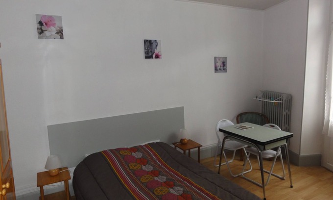 Thermal Apartment | Studio (n ° 5) of 18 m² on the 1st floor 100 m from the Thermes de Vichy