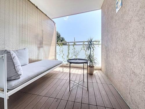 La Madeleine Apartment | Studio Neuf avec Terrasse et Aperçu Mer