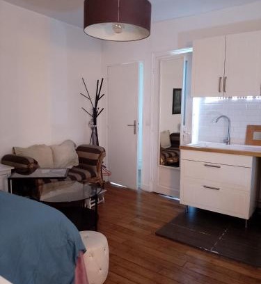 Neuilly-sur-Seine Apartment | Studio Neuilly Paris La Défense