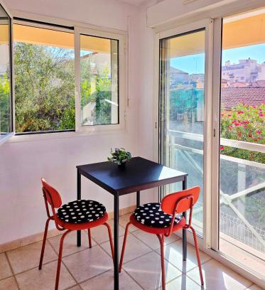 La Californie Apartment | Studio près mer et aéroport - Studio near sea and airport