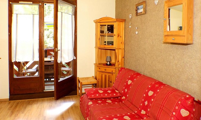 Bourg-Saint-Maurice Apartment | studio rose résidence Les Glières