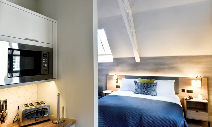 Dundee Apartment | Studio Suite | Perfect Location with Free Wi-Fi!