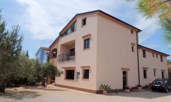 Brzac Apartment | Studio with balcony and internet