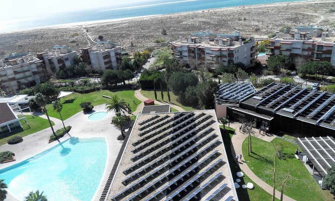 Carvalhal Apartment | Studio with bunk bed sea view in Hotel *
