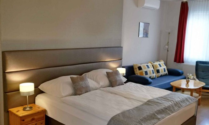 Buk Apartment | Studio with internet and air conditioning