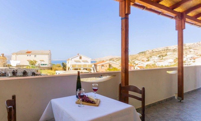 Metajna Apartment | Studio with sea view, free WiFi, free parking