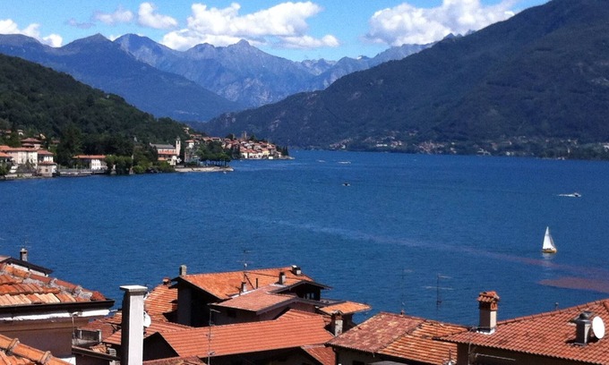 Acquaseria Apartment | Studio with wide views over Lake Como.