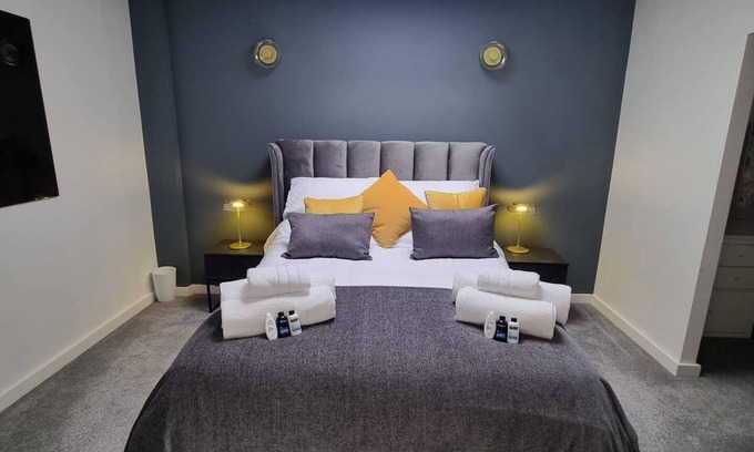 Birmingham Apartment | Stunning 1 Bed Apt Minutes From Bham City Centre