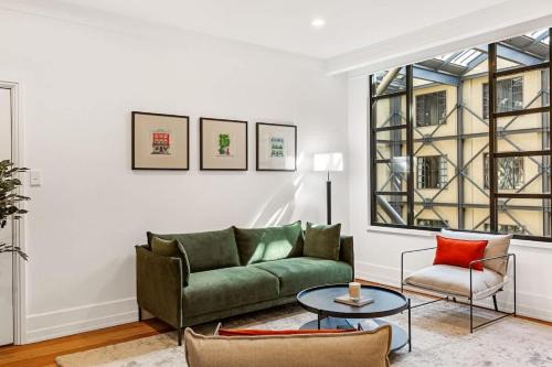 Auckland Central Business District Apartment | Stunning 1BR Apt in Heritage Hotel by Zodiak Stays