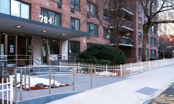 Manhattan Valley Apartment | Stunning 2 BR in NYC with Private Balcony