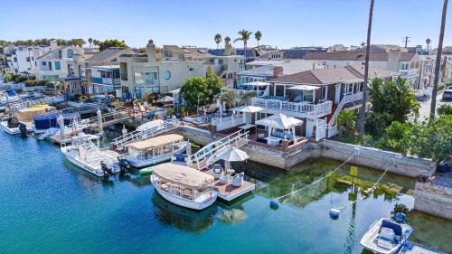West Newport House | Stunning Bayfront Home w Epic Dock on Peninsula