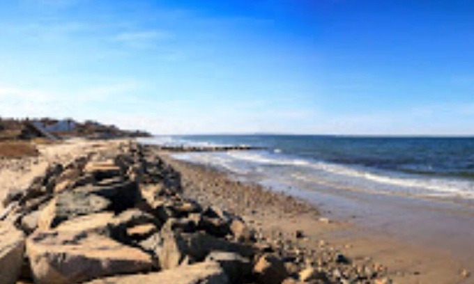 West Dennis House | Stunning Beach House with AC & Access to Private beach/public boat ramp