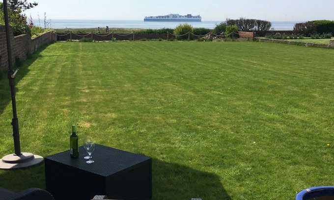 Crosby House | Stunning beachfront property - sea views every room & access to expansive beach