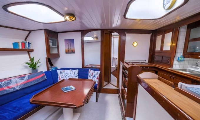 Charlestown Boat Rental | Stunning boat ‘Sea Lion’ in Charlestown, Cornwall