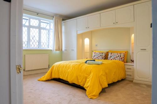 Eltham South House | STUNNING Character Home , Rustic Charm Meets Modern Living