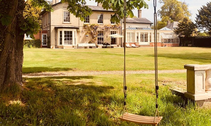 Hopton House | Stunning Georgian Home in heart of The Norfolk Broads Sleeps 10.