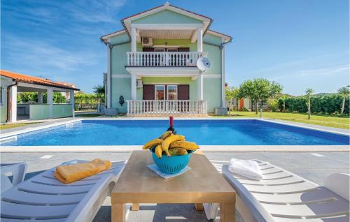 Kapelica House | Stunning Home In Kapelica With Wifi
