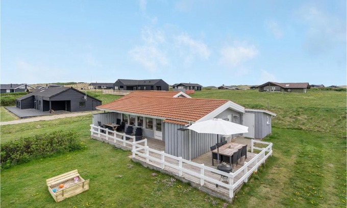 Nr. Lyngby Strand House | Stunning Home In Løkken With Sauna
