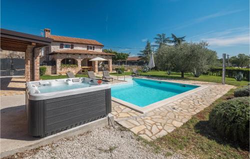 Kosinozici House | Stunning Home In Porec