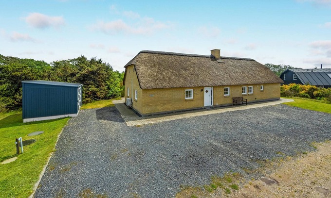 Ringkøbing-Skjern Municipality House | Stunning home in Skjern with kitchen