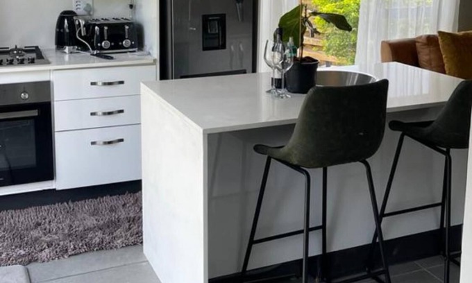 Bulawayo Apartment | Stunning Luxurious Studio in Malindela - 2044
