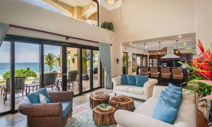 Playa Flamingo House | Stunning Luxury Mansion in Playa Flamingo with Six Bedrooms and Beachfront Acces