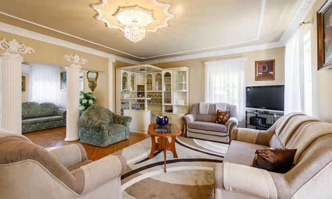 Balatonfoldvar Villa | Stunning private villa for 11 people with WIFI, A/C, TV and patio