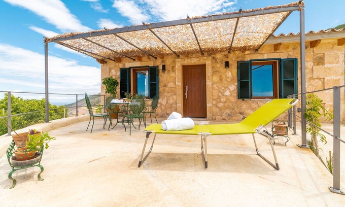 Banyalbufar House | Stunning private villa for 2 guests with A/C, WIFI, TV and patio