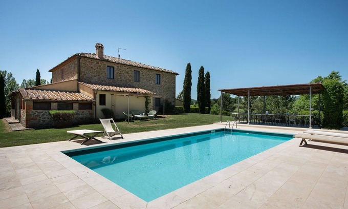 Bucine Villa | Stunning private villa for 24 people with A/C, private pool, WIFI, TV, patio and panoramic view