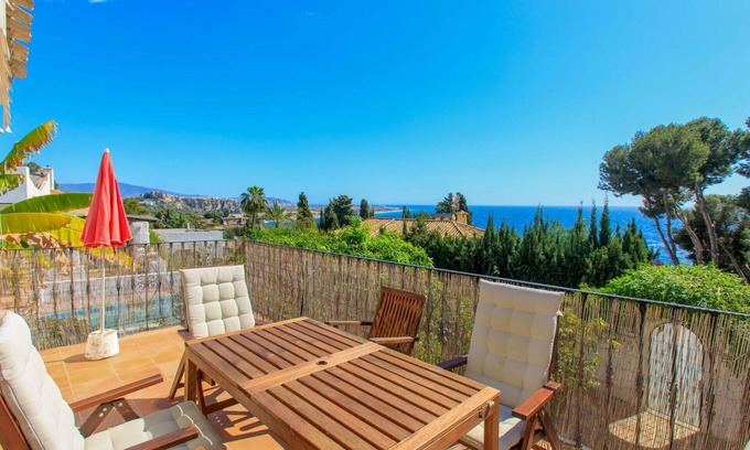 Salobrena House | Stunning private villa for 6 guests with WIFI, A/C, TV, terrace and pets allowed