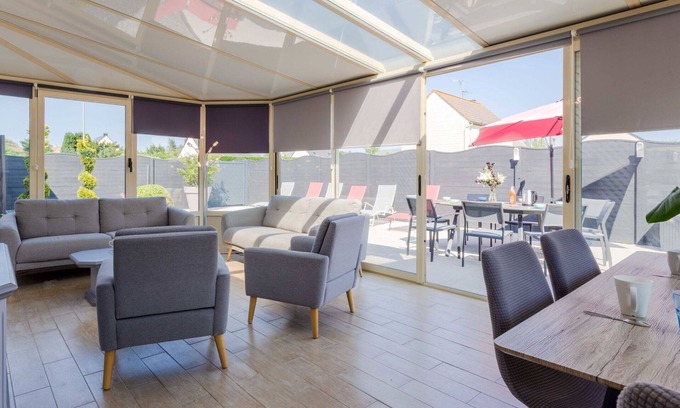 Creances House | Stunning private villa for 8 guests with WIFI, TV, terrace and pets allowed
