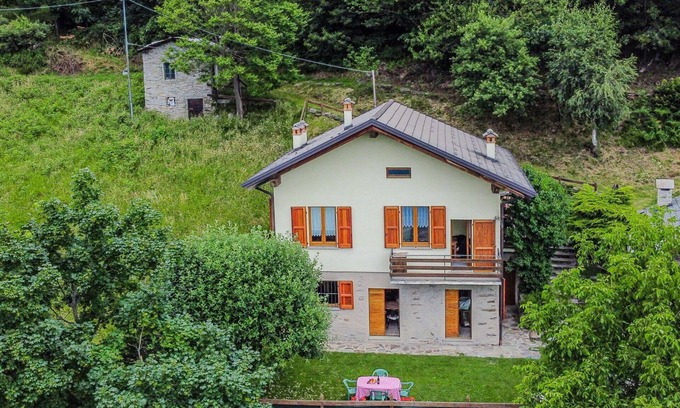 Civo House | Stunning private villa for 6 people with TV, terrace and pets allowed