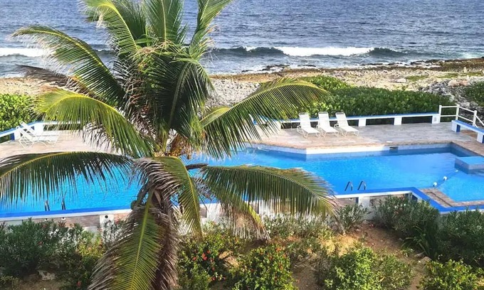 The Valley Condo | Stunning Seaside Beach, Breeze, Cozy, Studio Condo on Sandy Hill Beach