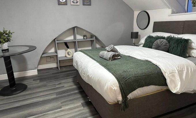 Newport Apartment | Stunning Studio Apartment in Newport