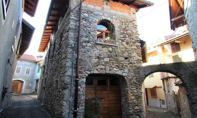 Castelveccana House | Stunning villa for 4 people with TV
