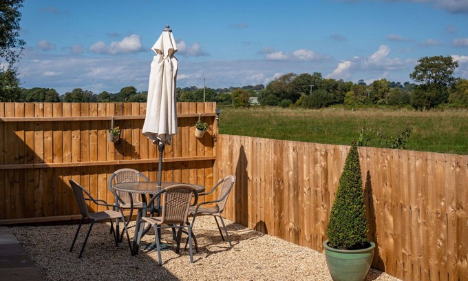 Westhay House | Stunning villa for 4 guests with WIFI and TV