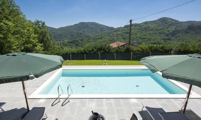 Tresana Villa | Stunning villa for 4 guests with A/C, WIFI, pool, TV, terrace, pets allowed and panoramic view
