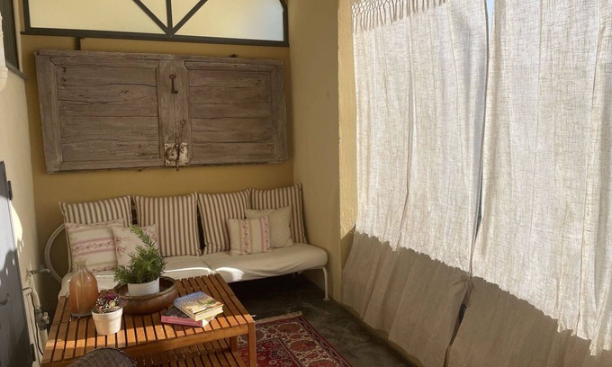Valloria House | Stunning villa for 4 guests with terrace