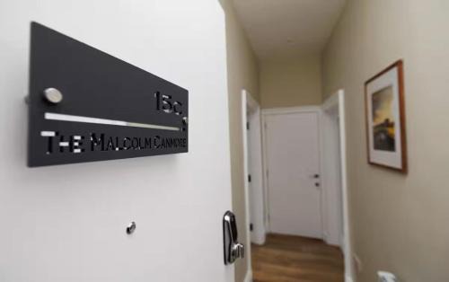Dunfermline Apartment | Stylish 1-Bed Apartment in the Heritage Quarter