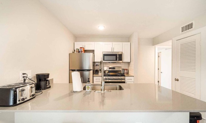 Mueller Apartment | Stylish 1BR Near UT Mueller Evonify