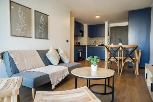 Apoquindo Apartment | Stylish 2BR Flat for 5 in Lively Las Condes Oasis