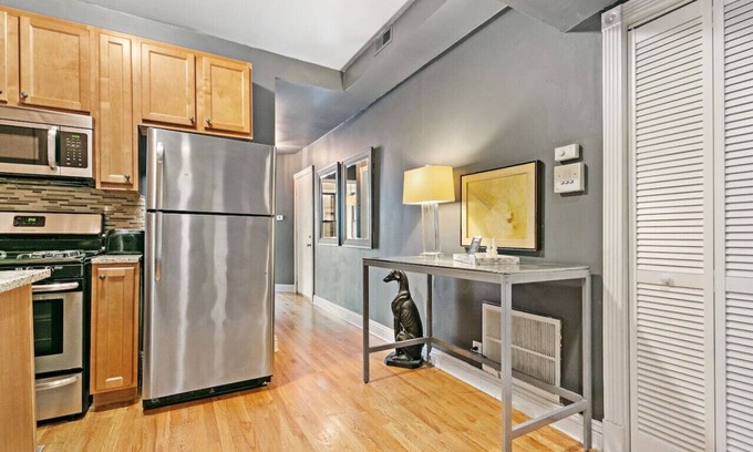 Boystown Apartment | Stylish 2BR Pad with Up-to-date Comforts