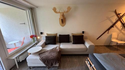 Meierhof Apartment | Stylish Alpine Studio in Davos, Wifi & Netflix
